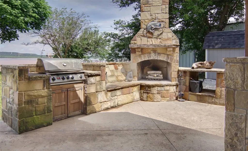 1047 Airport Road Graford TX 76449