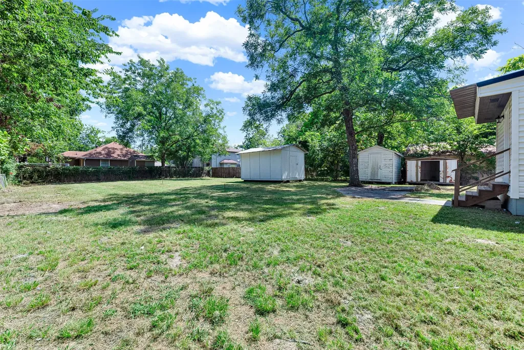 909 E High Street Terrell TX 75160