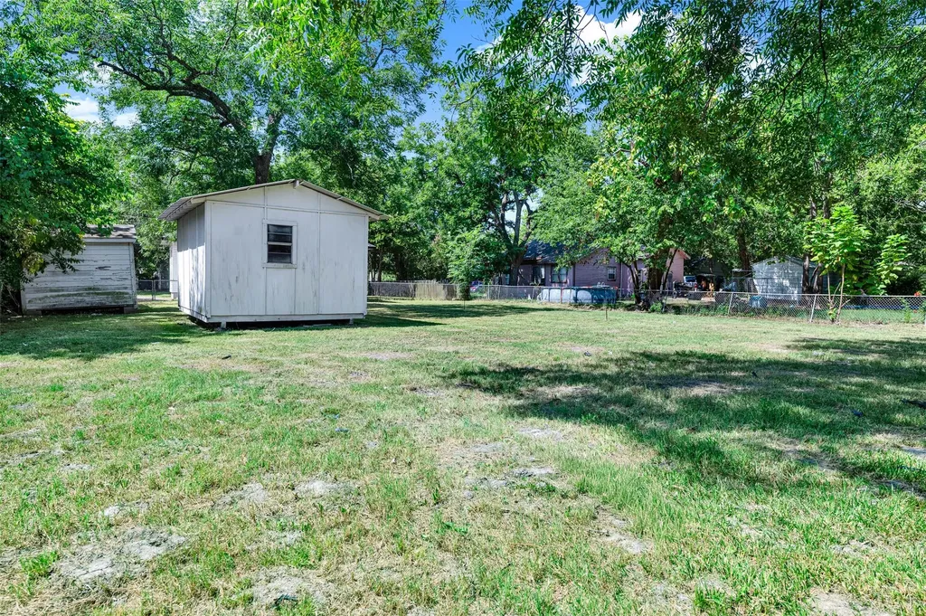 909 E High Street Terrell TX 75160