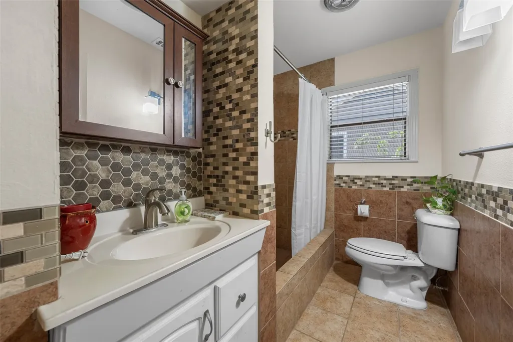 4513 Athens Avenue Waco TX 76710