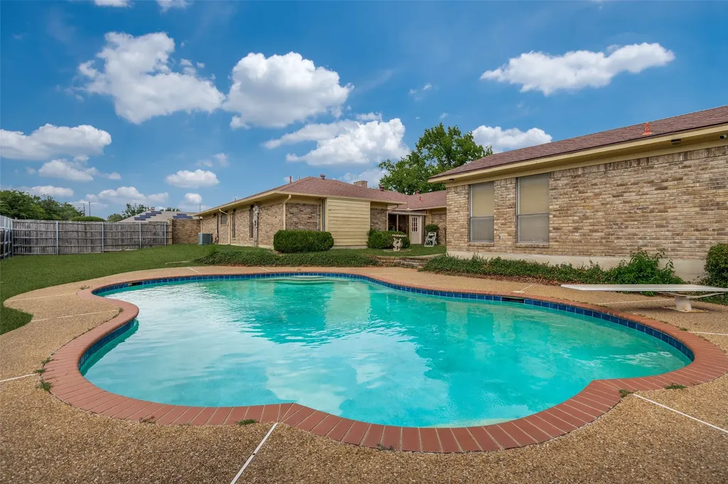 1423 Cassandra Circle Desoto TX 75115