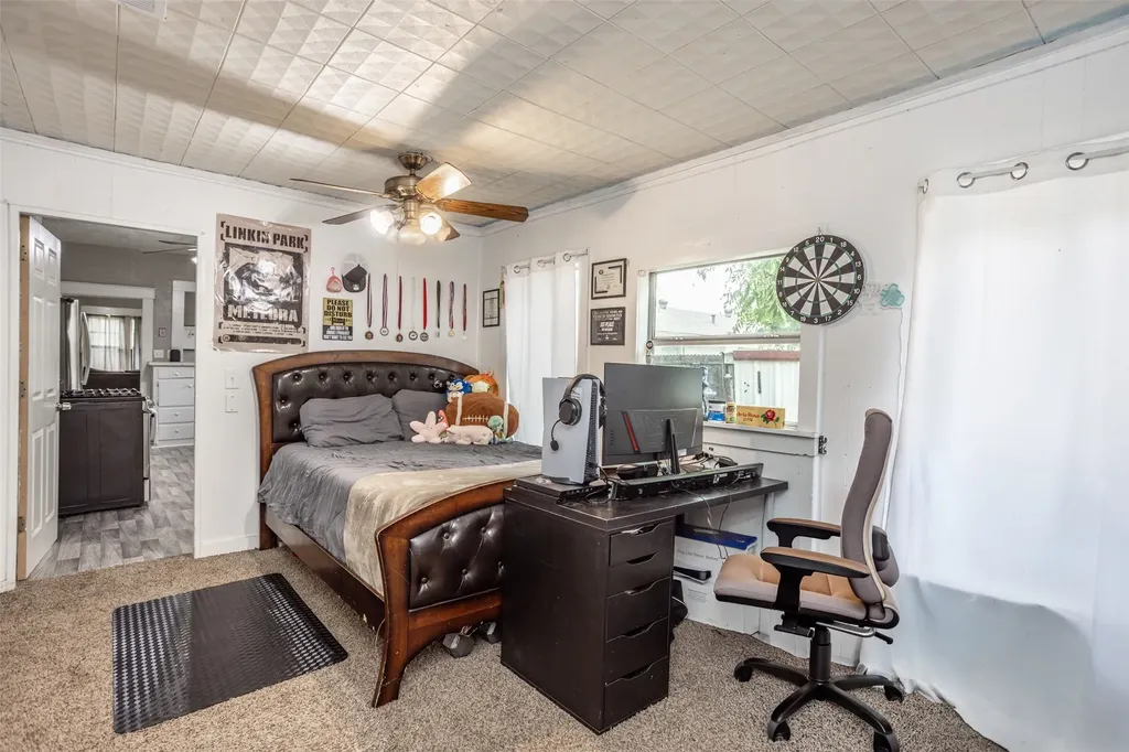 724 S Morris Gainesville TX 76240
