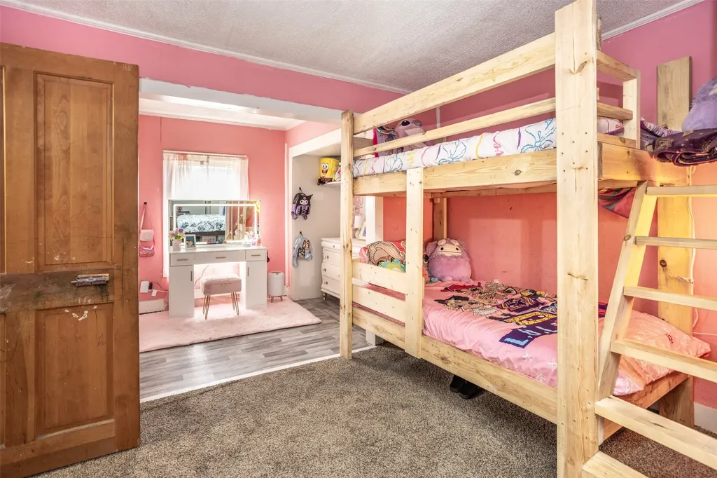 724 S Morris Gainesville TX 76240