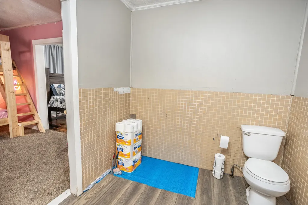 724 S Morris Gainesville TX 76240