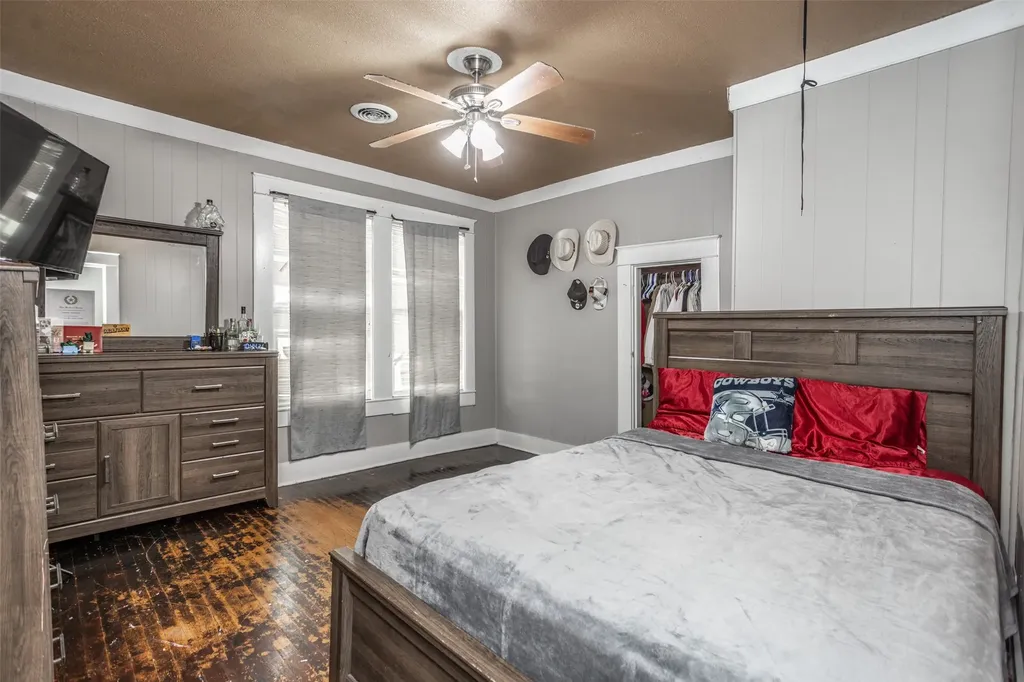 724 S Morris Gainesville TX 76240