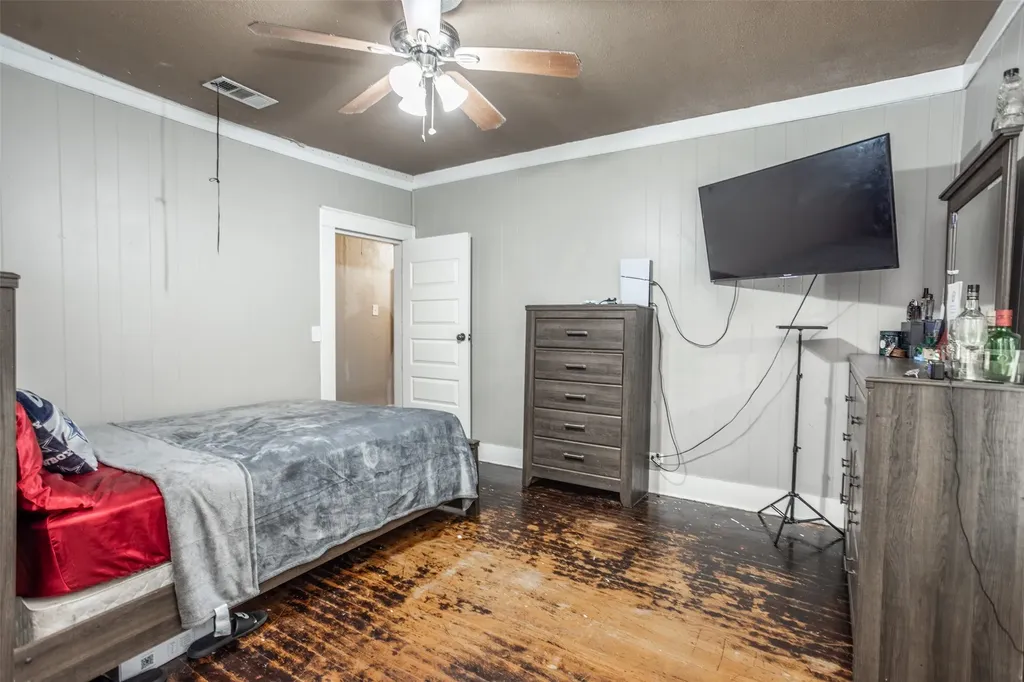 724 S Morris Gainesville TX 76240