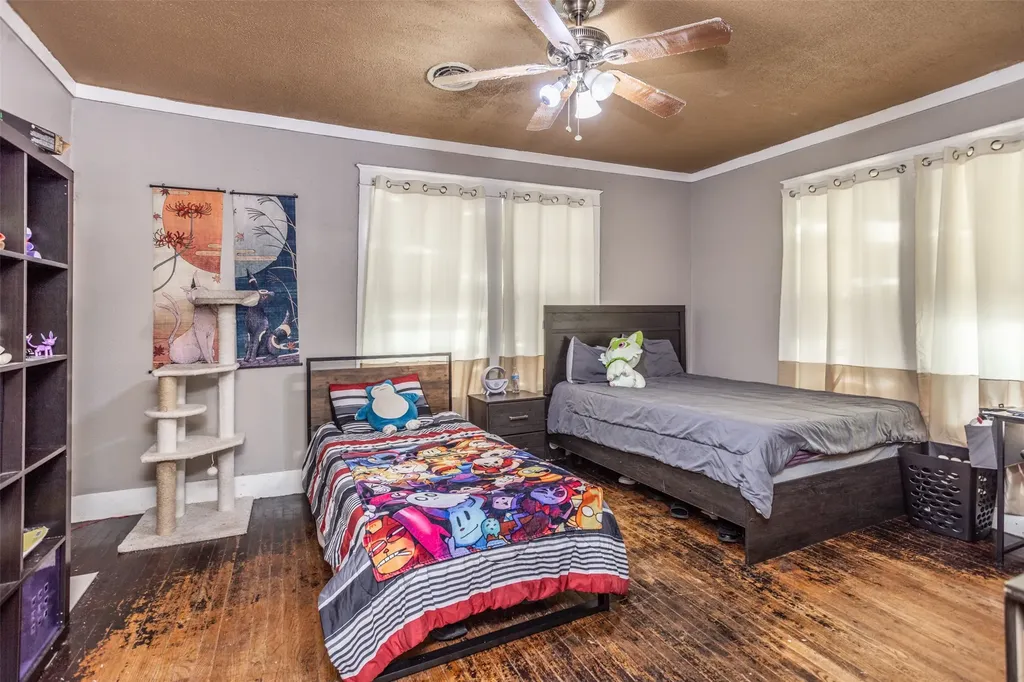 724 S Morris Gainesville TX 76240