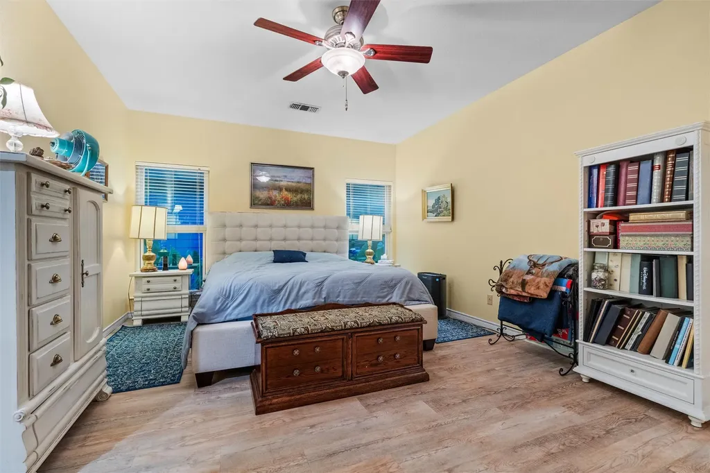 128 Meandering Way Weatherford TX 76086