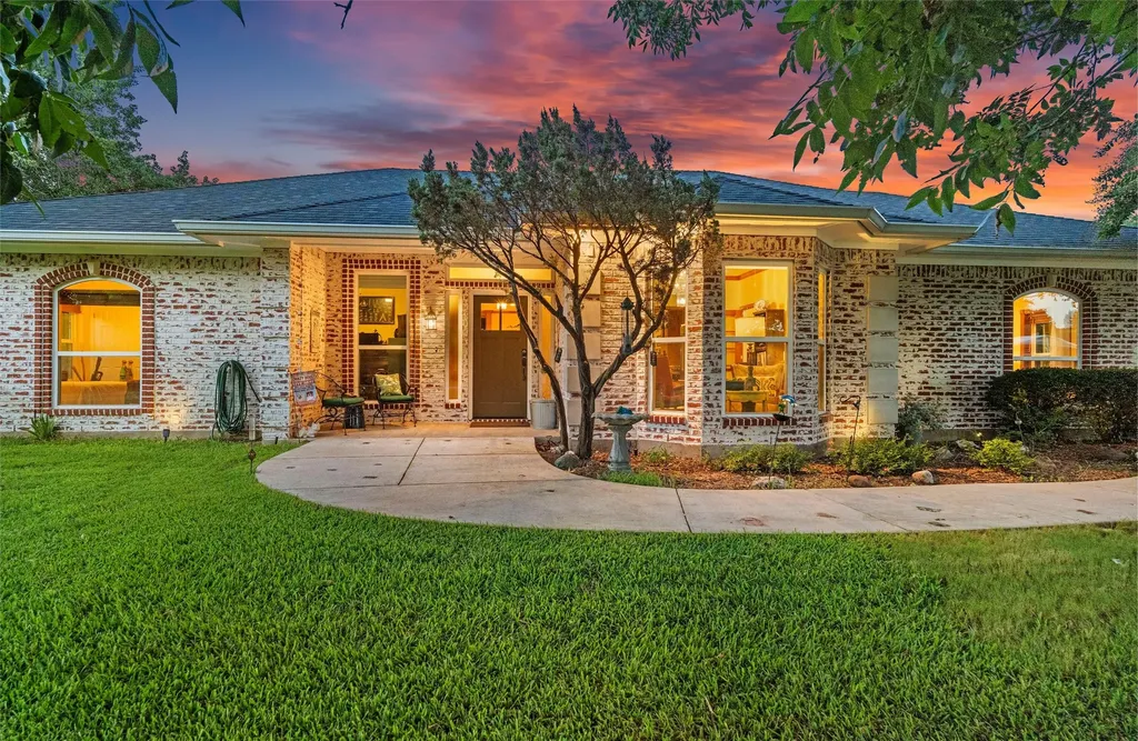 128 Meandering Way Weatherford TX 76086
