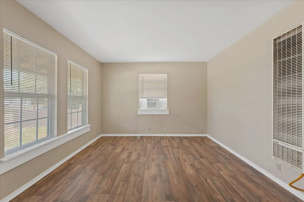 1808 Prairie View Drive Dallas TX 75235