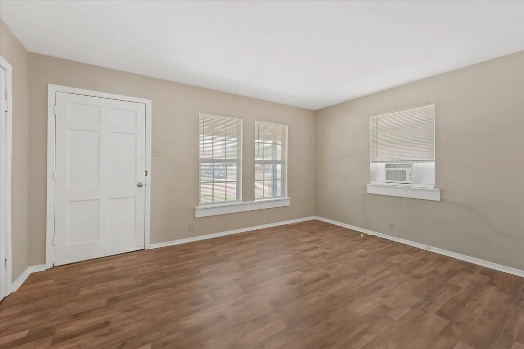 1808 Prairie View Drive Dallas TX 75235