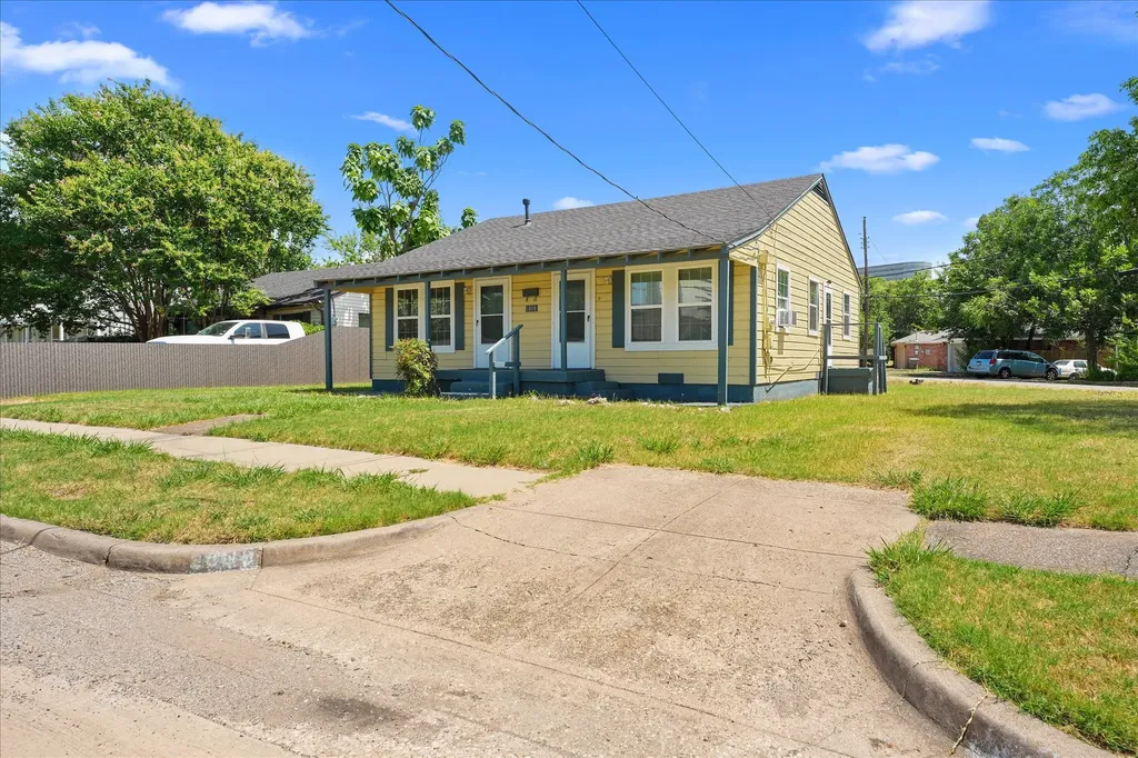 1808 Prairie View Drive Dallas TX 75235