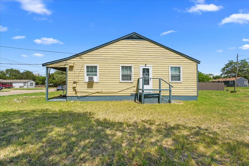1808 Prairie View Drive Dallas TX 75235