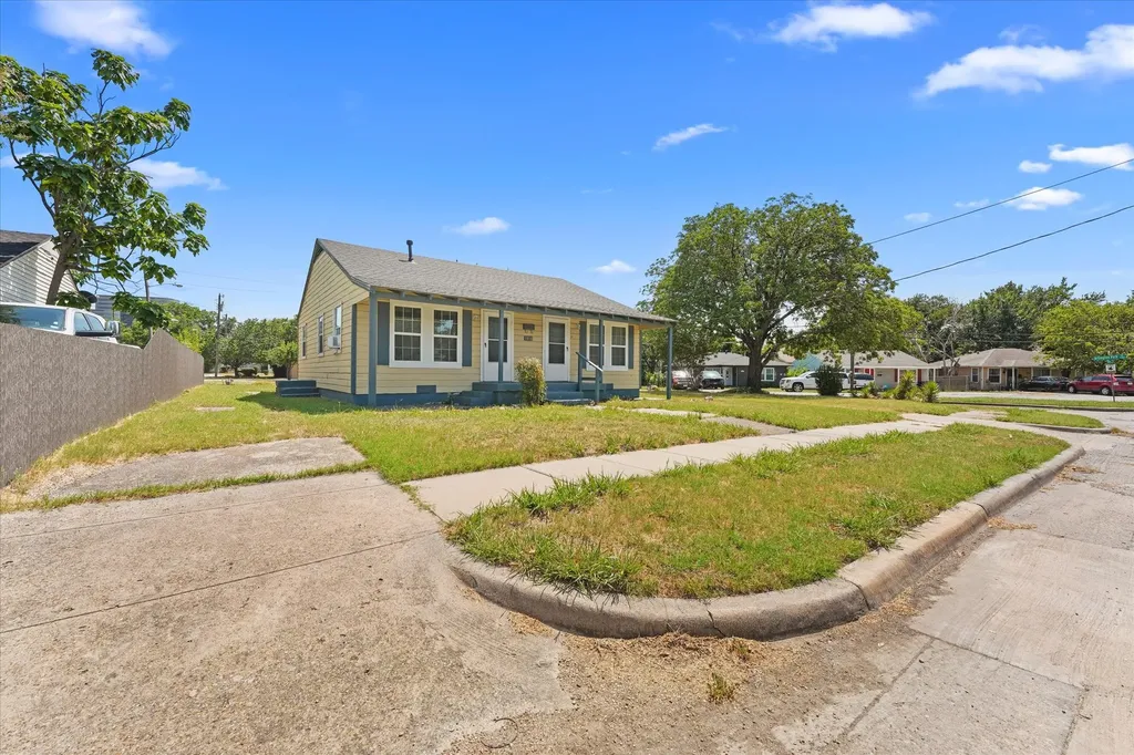 1808 Prairie View Drive Dallas TX 75235