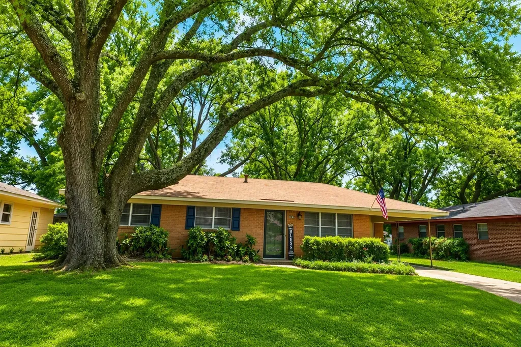 1826 Bonn Street Bossier City LA 71112