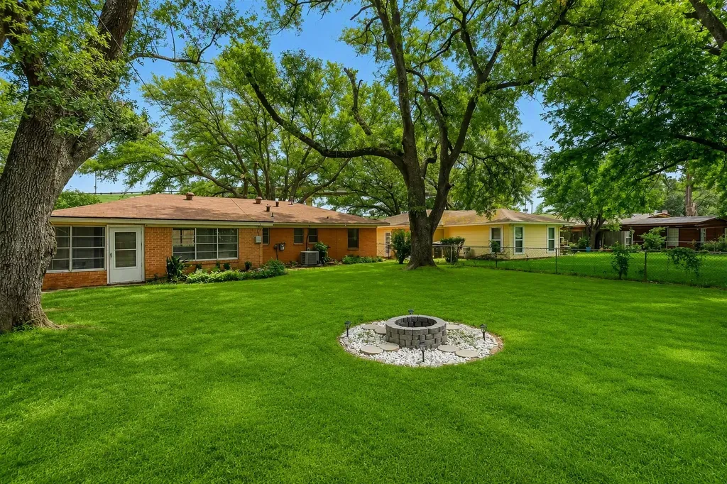 1826 Bonn Street Bossier City LA 71112