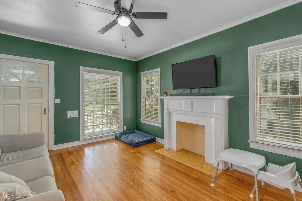 132 E Dalzell Street Shreveport LA 71104