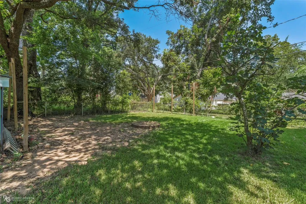 132 E Dalzell Street Shreveport LA 71104