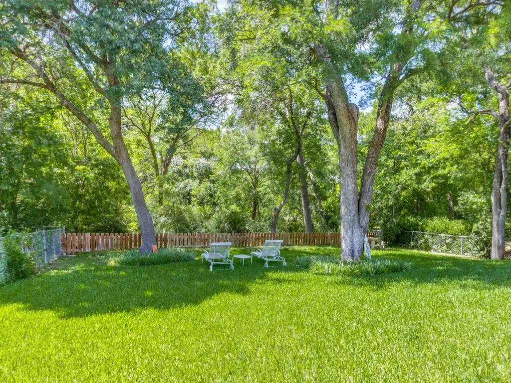 8125 Hunnicut Road Dallas TX 75228