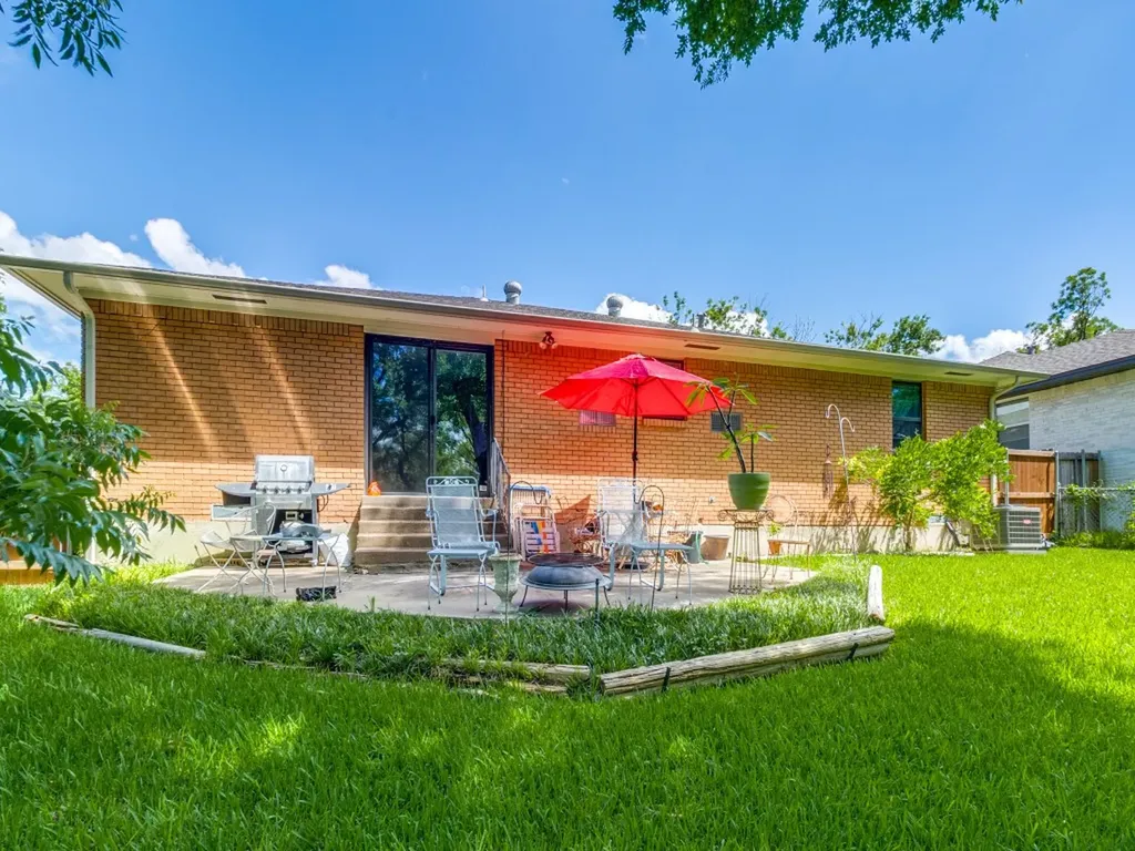 8125 Hunnicut Road Dallas TX 75228
