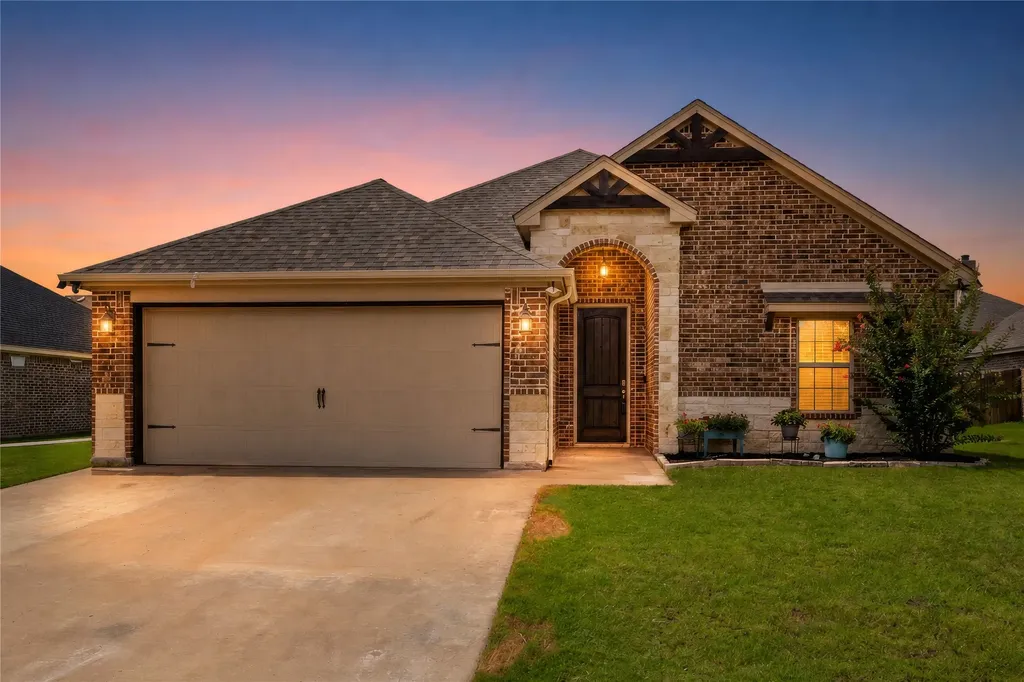 205 Harp Avenue Godley TX 76044