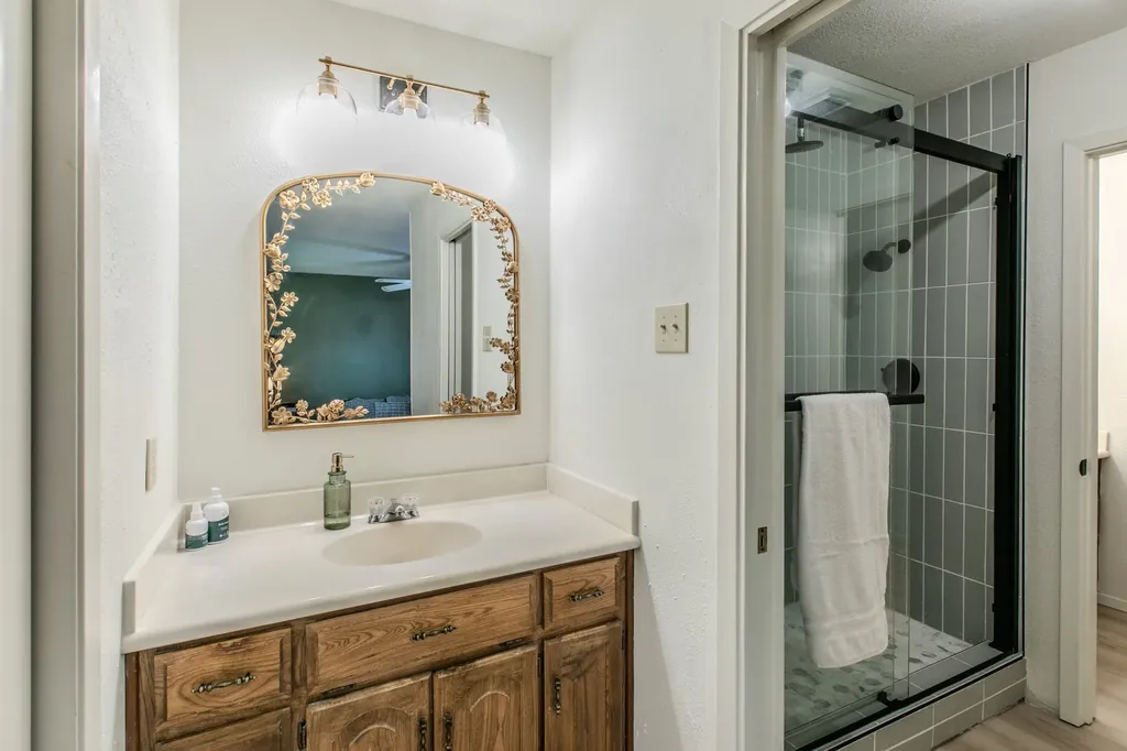 1057 Radisson Drive Hewitt TX 76643