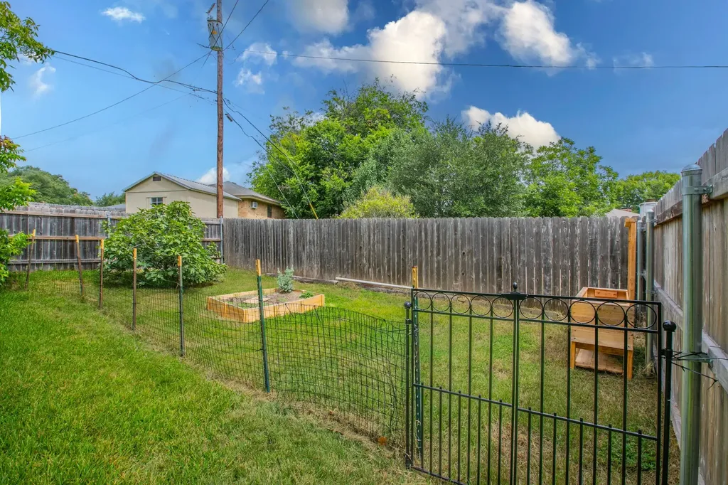1057 Radisson Drive Hewitt TX 76643