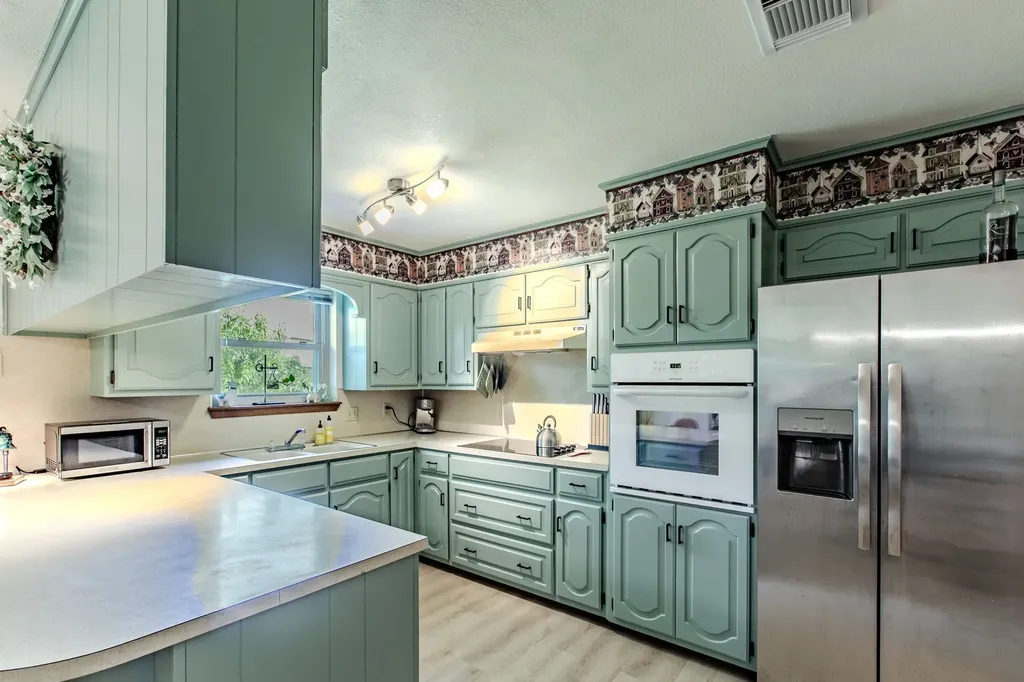 1057 Radisson Drive Hewitt TX 76643