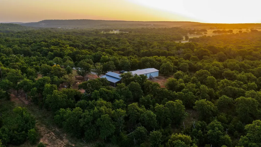 3064 Puddin Valley Road Bowie TX 76230