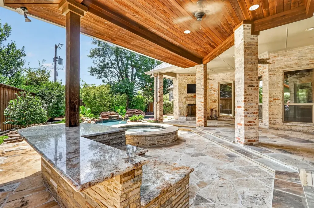 6032 Burgundy Road Dallas TX 75230