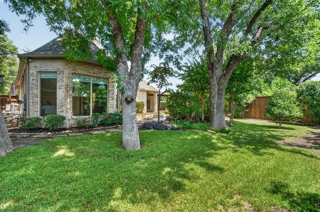6032 Burgundy Road Dallas TX 75230