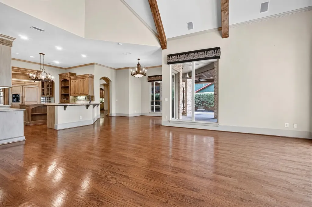 6032 Burgundy Road Dallas TX 75230