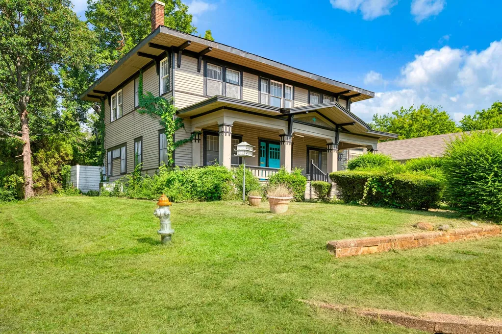 903 4th Street SW Paris TX 75460