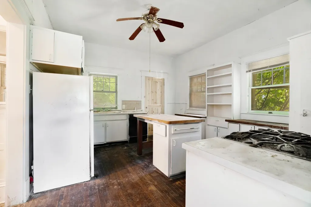 903 4th Street SW Paris TX 75460