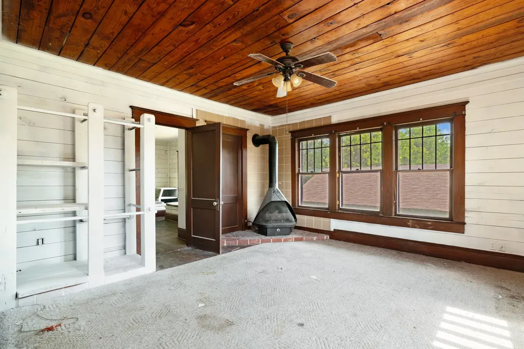 903 4th Street SW Paris TX 75460