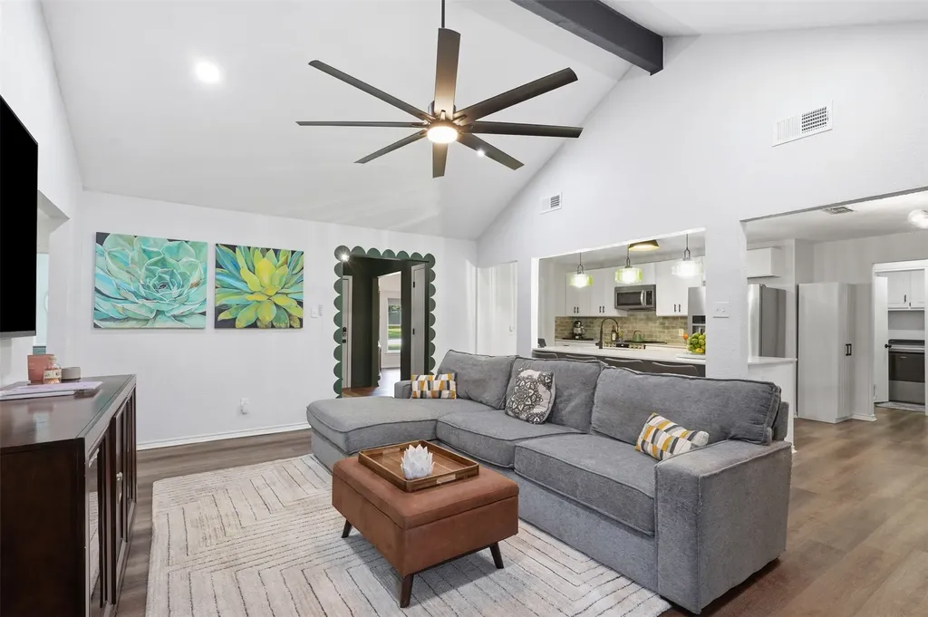700 Highland Crest Drive Hurst TX 76054