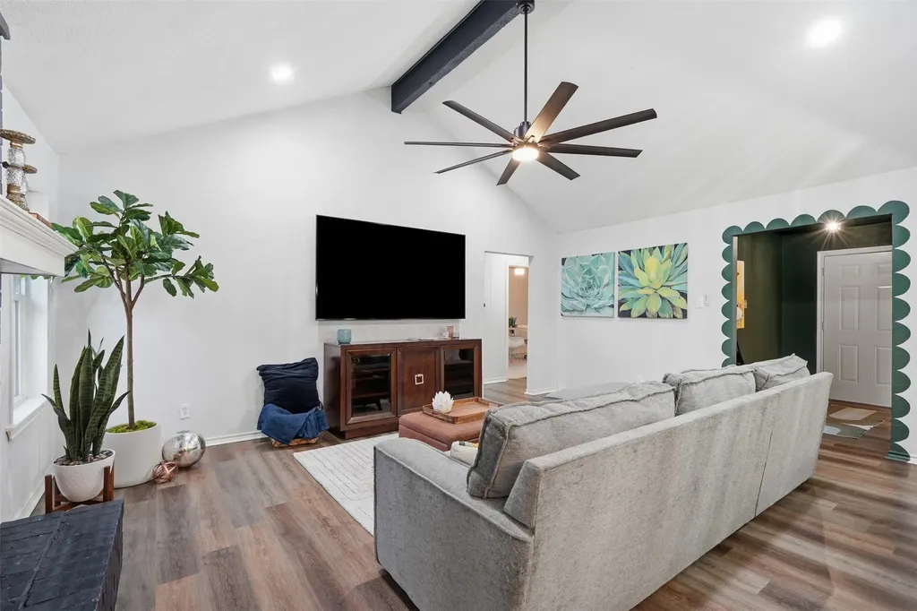 700 Highland Crest Drive Hurst TX 76054
