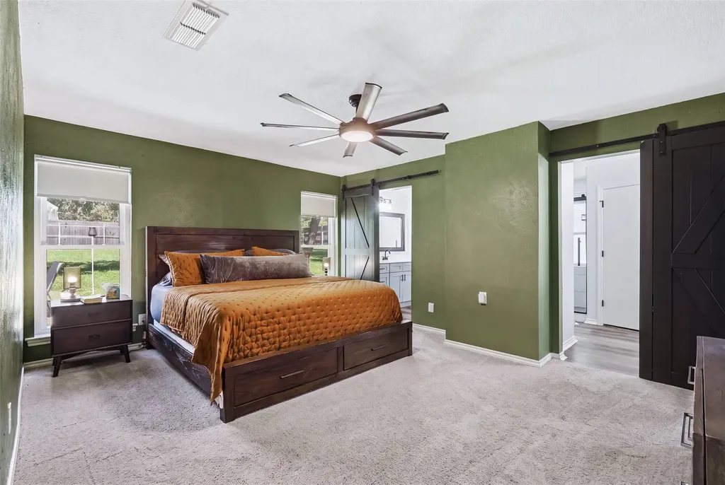 700 Highland Crest Drive Hurst TX 76054