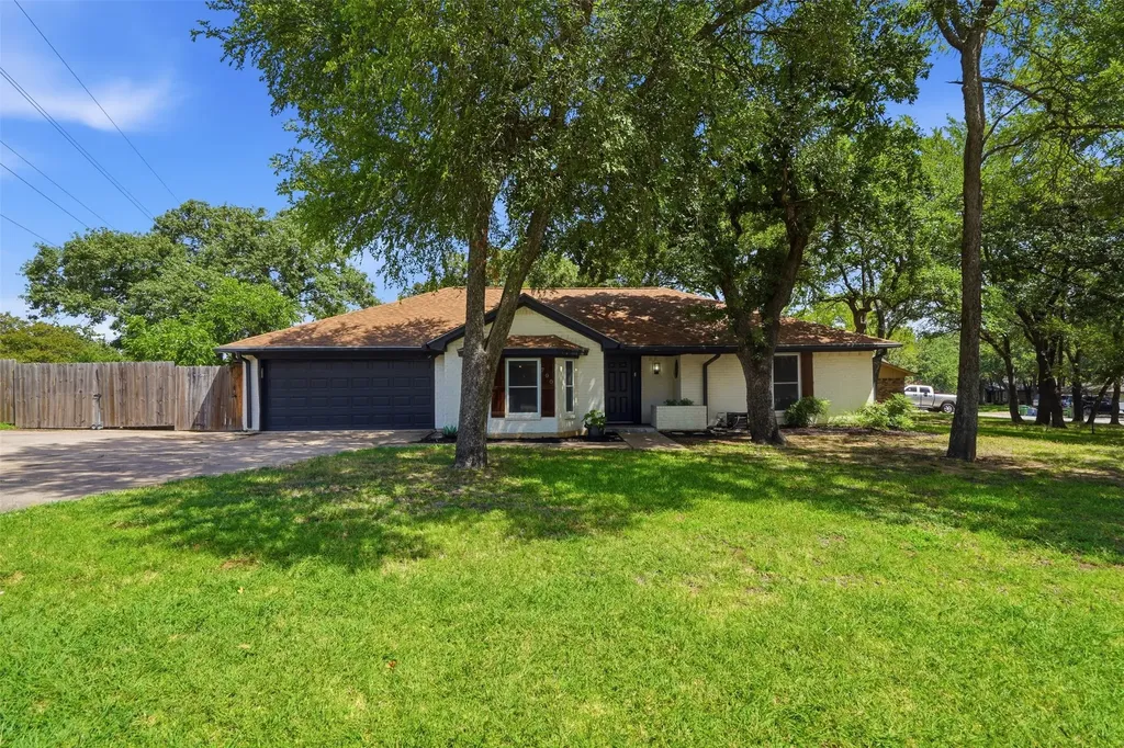 700 Highland Crest Drive Hurst TX 76054
