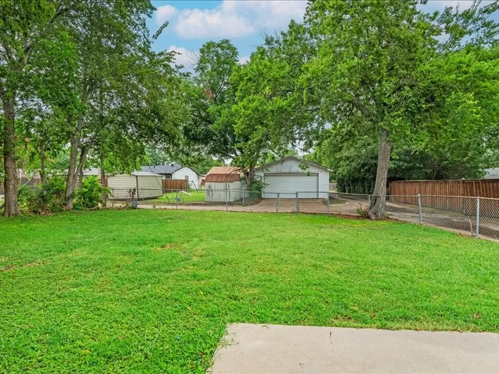 2632 Emerald Drive Mesquite TX 75150