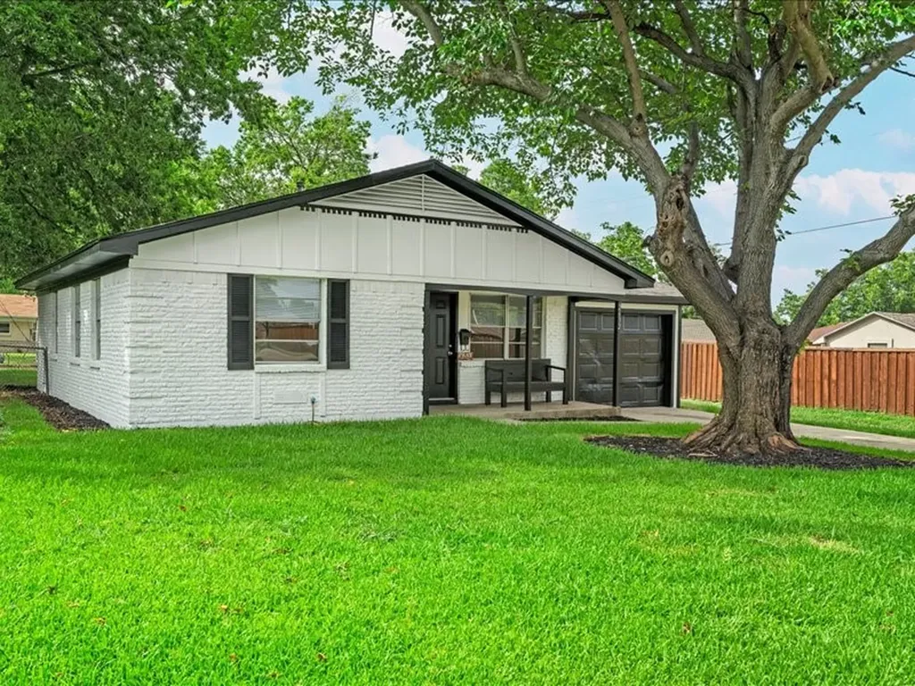 2632 Emerald Drive Mesquite TX 75150