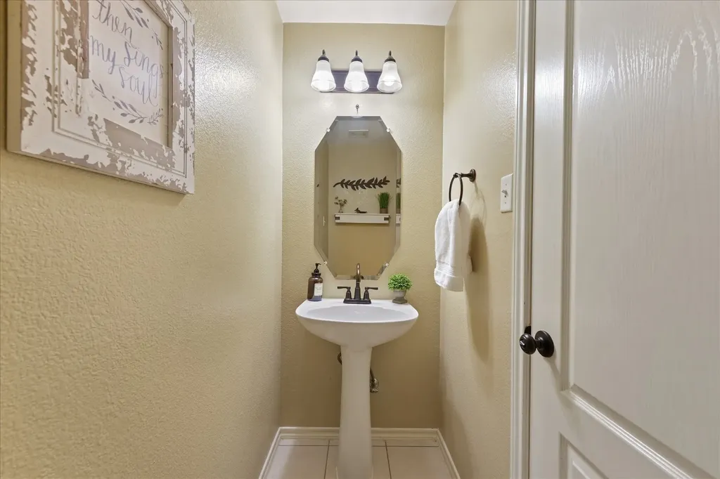 112 Springfield Lane Red Oak TX 75165