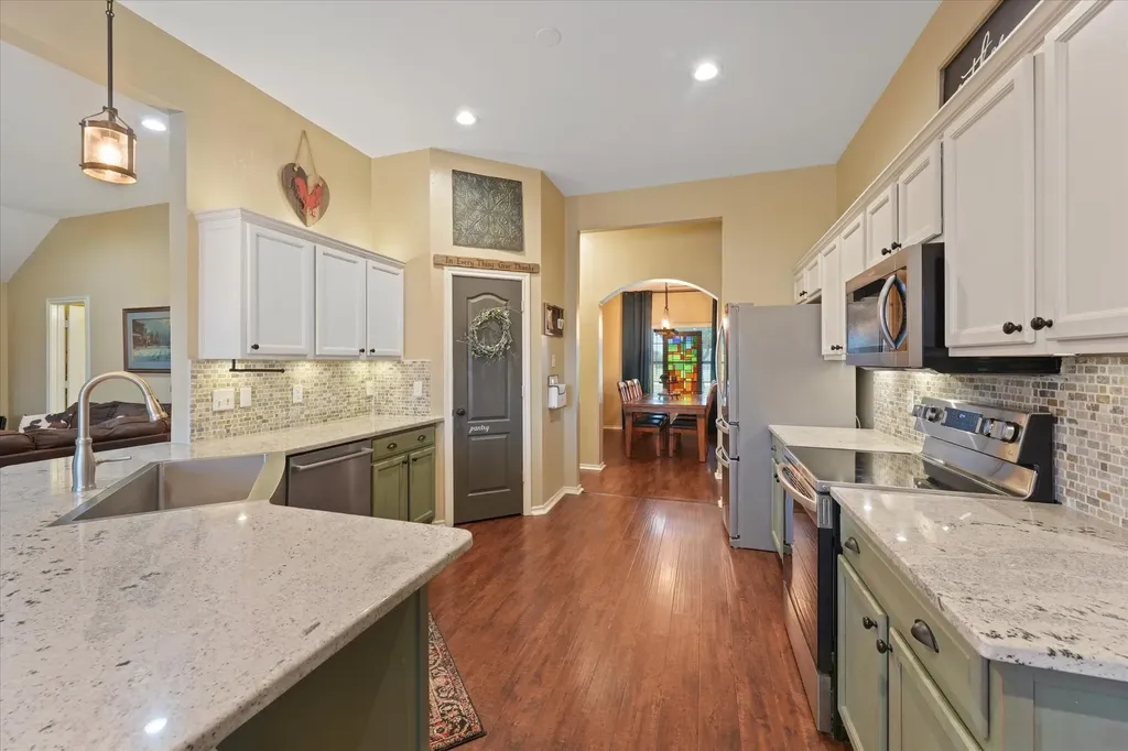 112 Springfield Lane Red Oak TX 75165