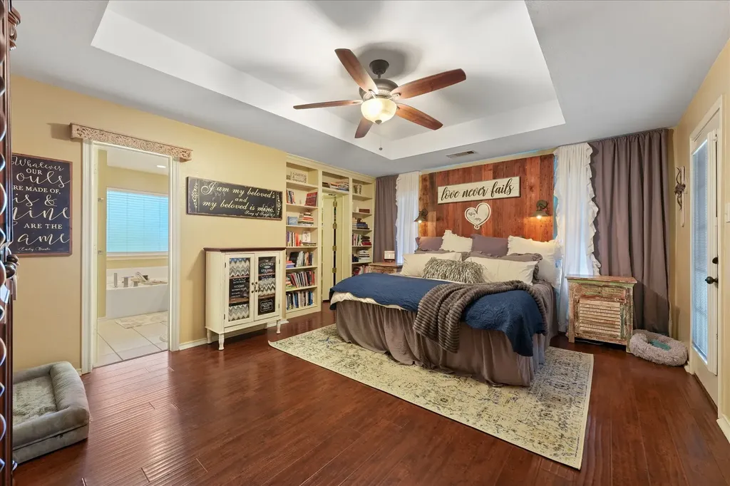112 Springfield Lane Red Oak TX 75165