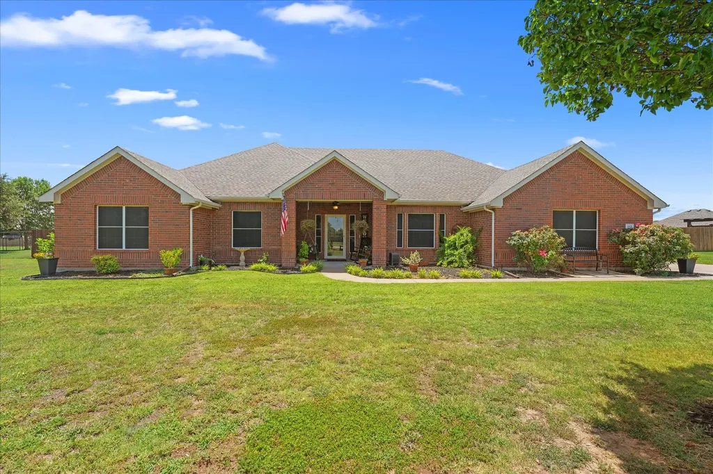 112 Springfield Lane Red Oak TX 75165