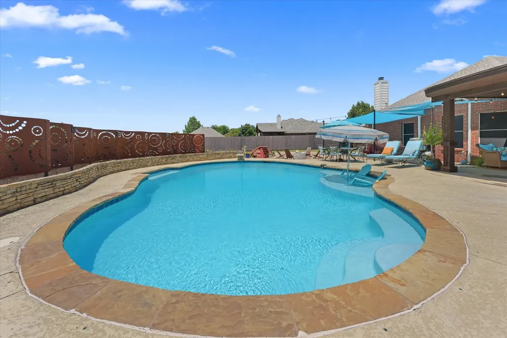 112 Springfield Lane Red Oak TX 75165