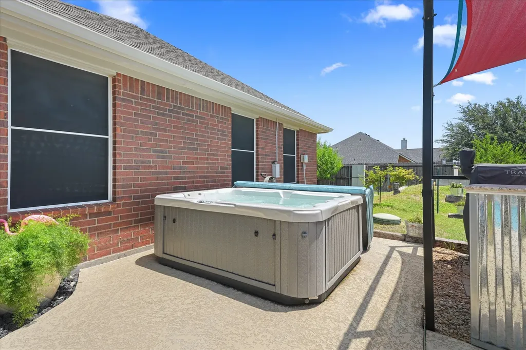 112 Springfield Lane Red Oak TX 75165