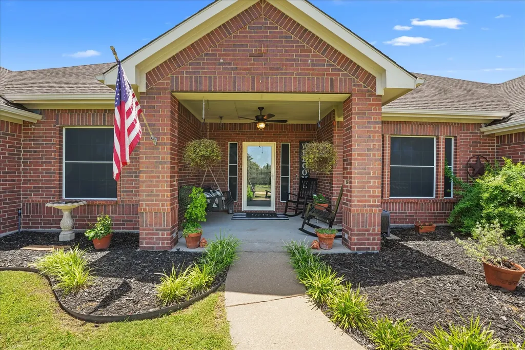 112 Springfield Lane Red Oak TX 75165