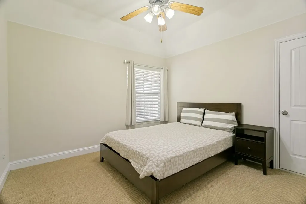 412 S Hampton Court Lewisville TX 75056