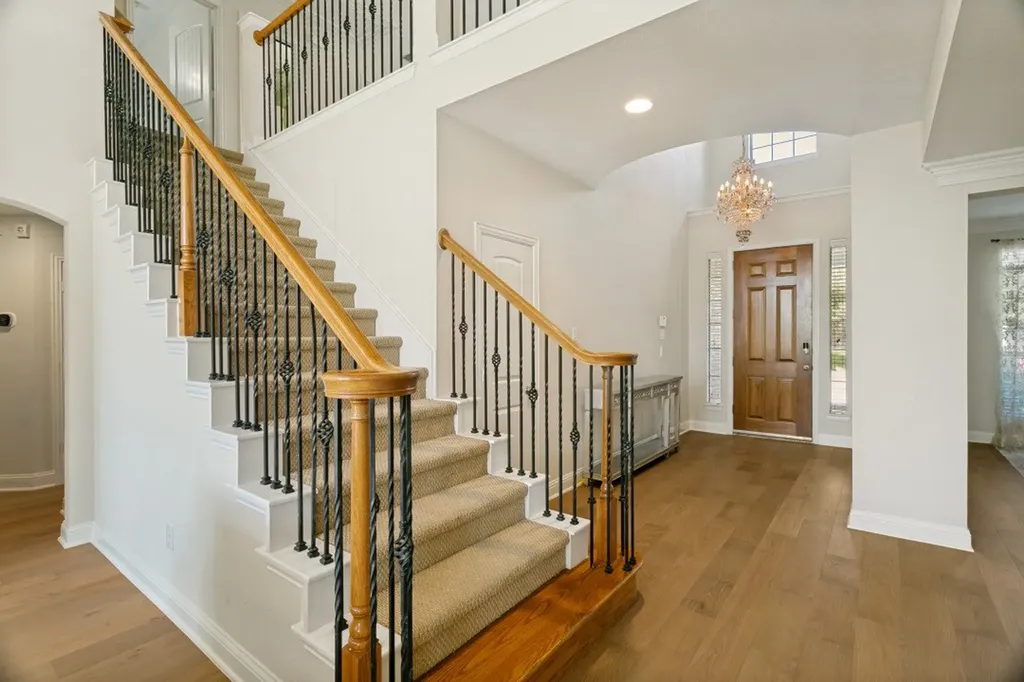 412 S Hampton Court Lewisville TX 75056
